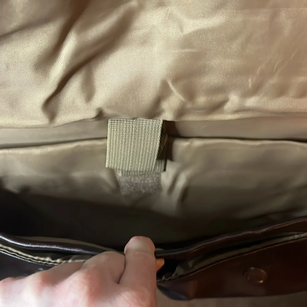 Leather Solo Message 15 inches Laptop storage